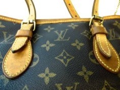 'LOUIS VUITTON ' 'LOUIS VUITTON '