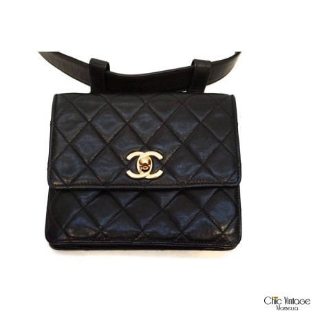 Riñonera CHANEL (artículo pre-amado)