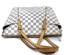 Bolso LOUIS VUITTON modelo Tivoly PM Bolso LOUIS VUITTON modelo Tivoly PM