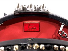 Clutch LOUBOUTIN Modelo Spike Clutch LOUBOUTIN Modelo Spike