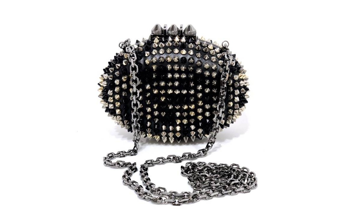 Clutch LOUBOUTIN Modelo Spike 