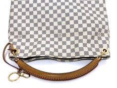 Bolso LOUIS VUITTON modelo ARTSY MM Bolso LOUIS VUITTON modelo ARTSY MM