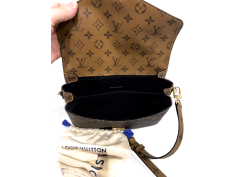 Bolso LOUIS VUITTON  METIS Reverse