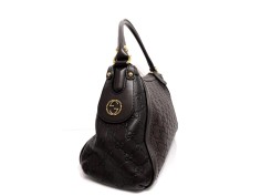 Bolso GUCCI modelo “SCARLETT MM” Bolso GUCCI modelo “SCARLETT MM”