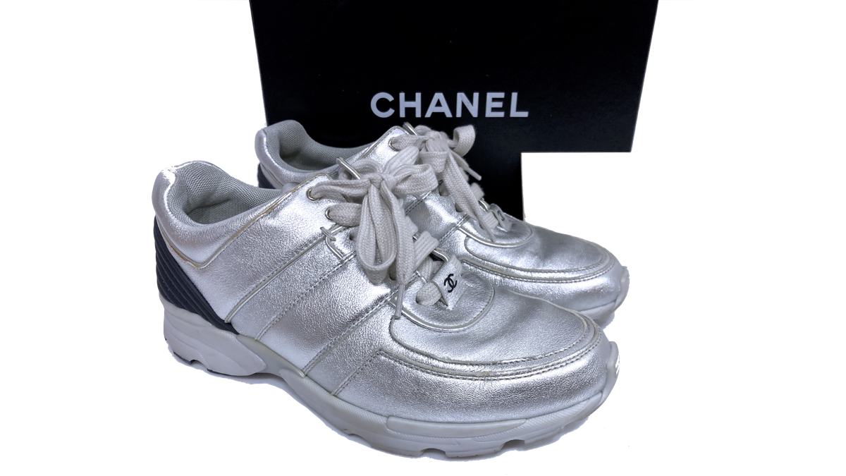 Zapatillas CHANEL Cuero Plateado