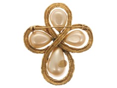 Broche CHANEL Cruz Perlas