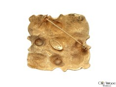 Broche CHANEL Nacar